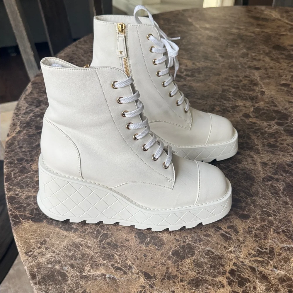 Chanel 24c white lambskin quilted wedge combat boot bootie sz 39